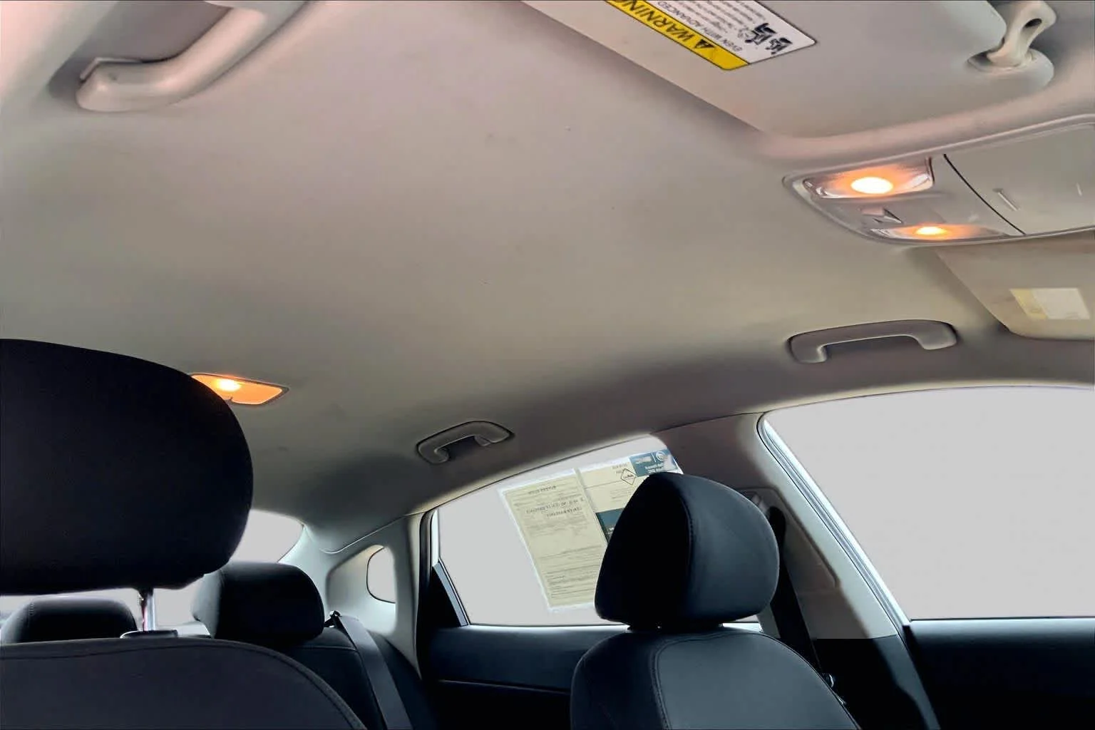 Used 2018 Snow White Pearl Kia LX image 13