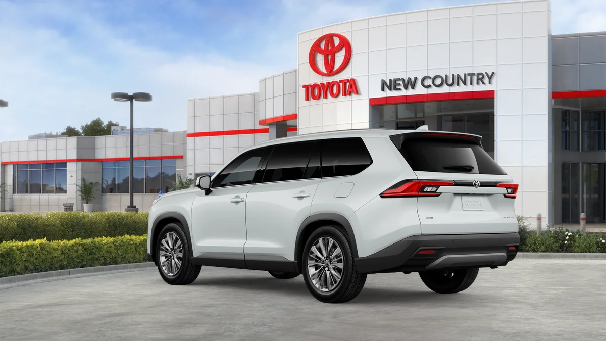 New 2026 Wind Chill Pearl Toyota Platinum image 6