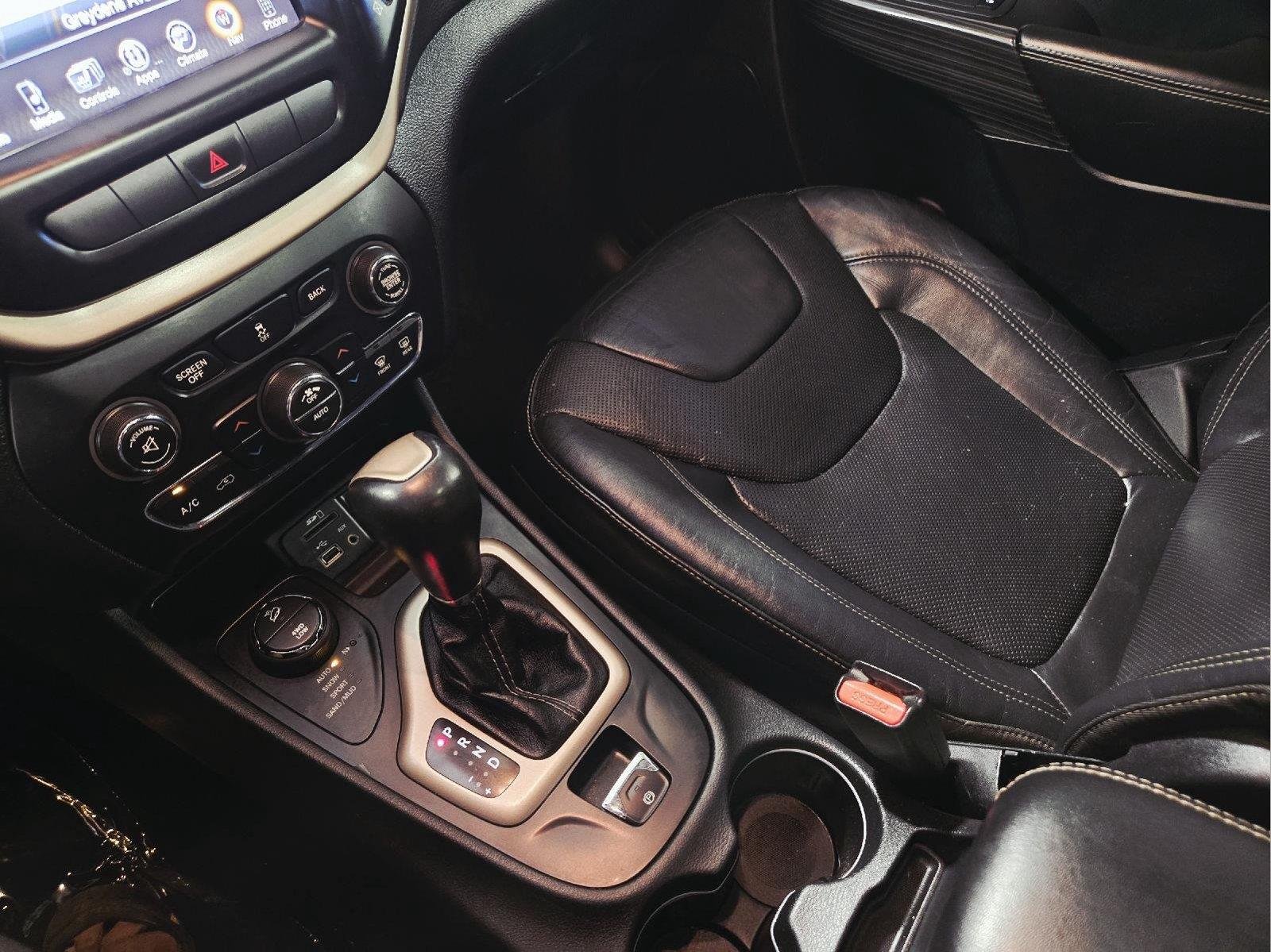 Used 2014 Brilliant Black Crystal Pearlcoat Jeep Limited image 36
