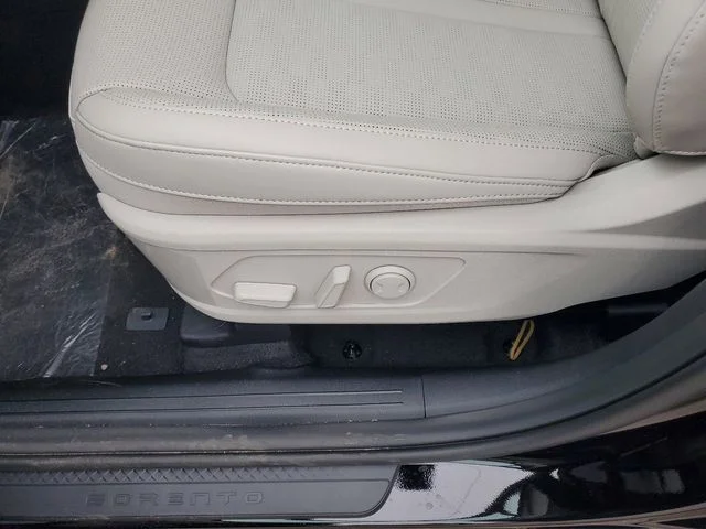 2025 Kia Sorento EX Hybrid - Photo 9