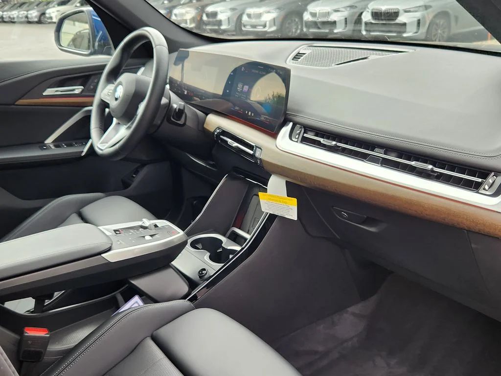 2025 BMW X1 28i - Photo 16