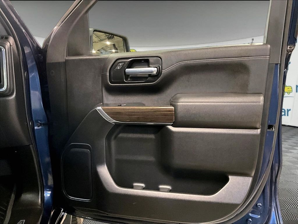 Used 2022 Blue Chevrolet LT image 12