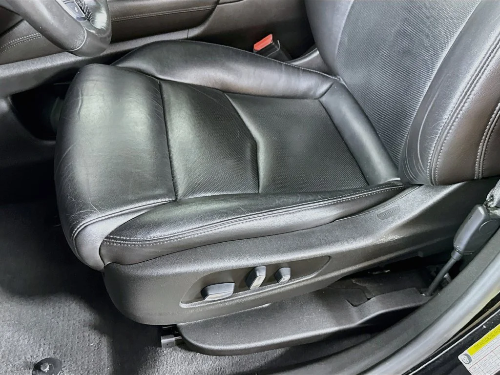 Used 2019 Black Cadillac Premium Luxury image 23