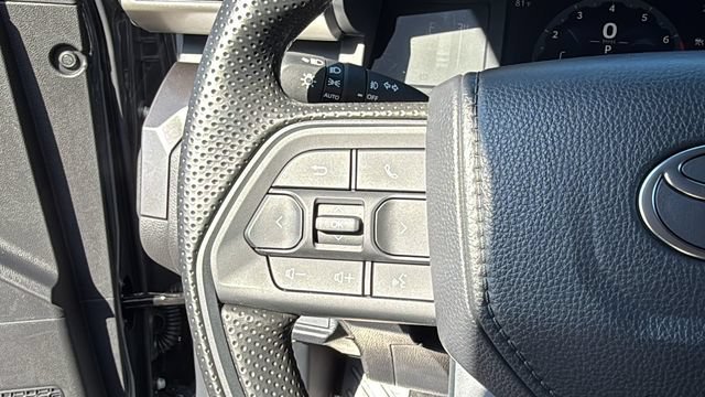 2025 Toyota Tacoma SR5 - Photo 20