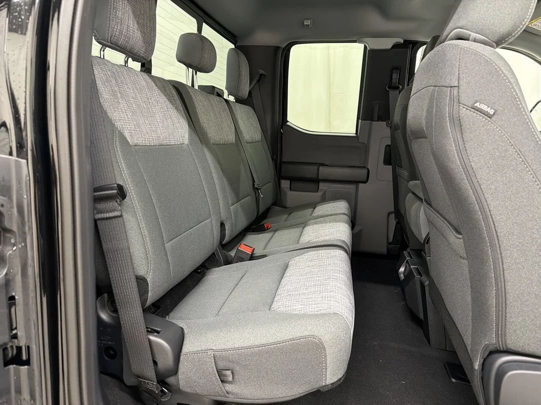 New 2027 Agate Black Metallic Ford F-250® XLT image 19
