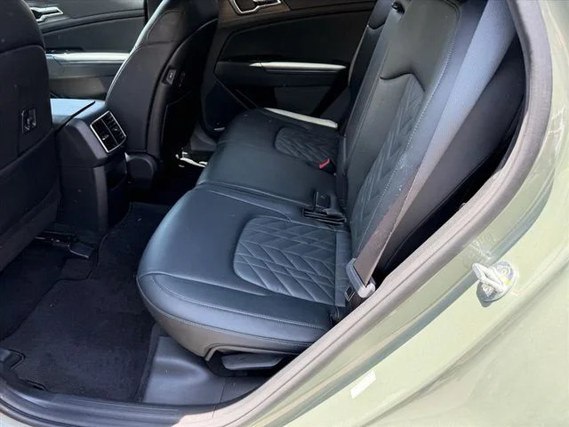 Used 2023 Green Kia X-Line image 8