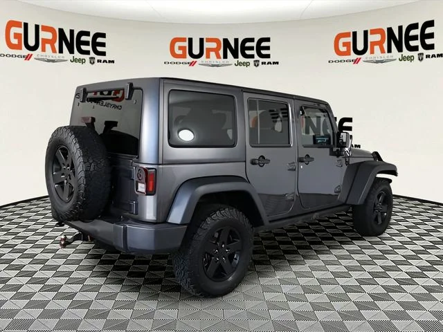 Used 2017 Silver Jeep  image 19