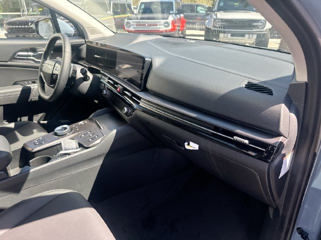 New 2027 Heritage Blue Kia SX Prestige image 31