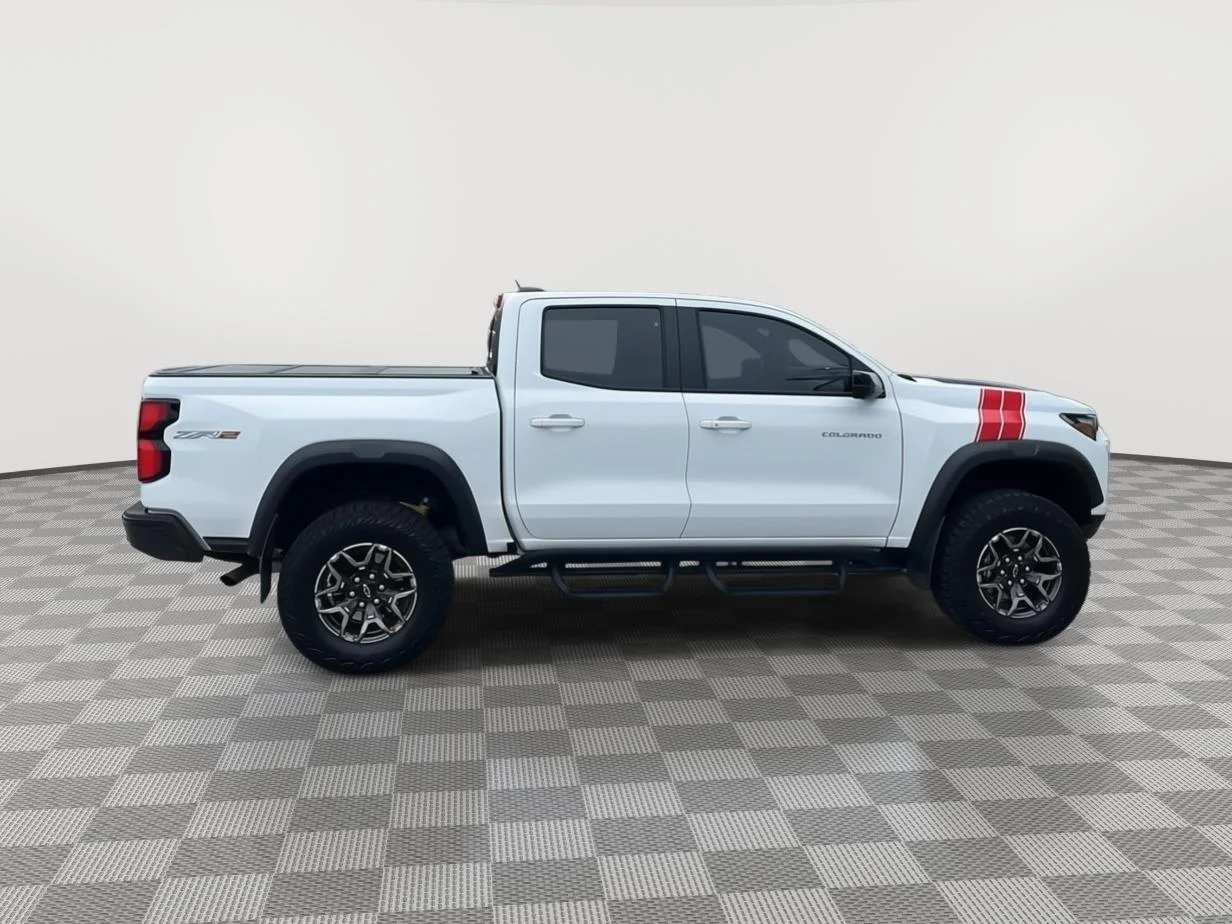 Used 2024 WHITE Chevrolet 4WD ZR2 image 12