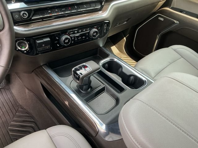 Used 2025 White Chevrolet RST image 18