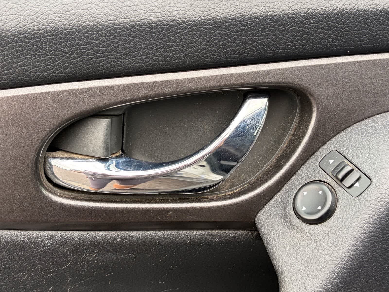 Imagen 8 de un Nissan SV de 2014 de color «Brilliant Silver» de segunda mano