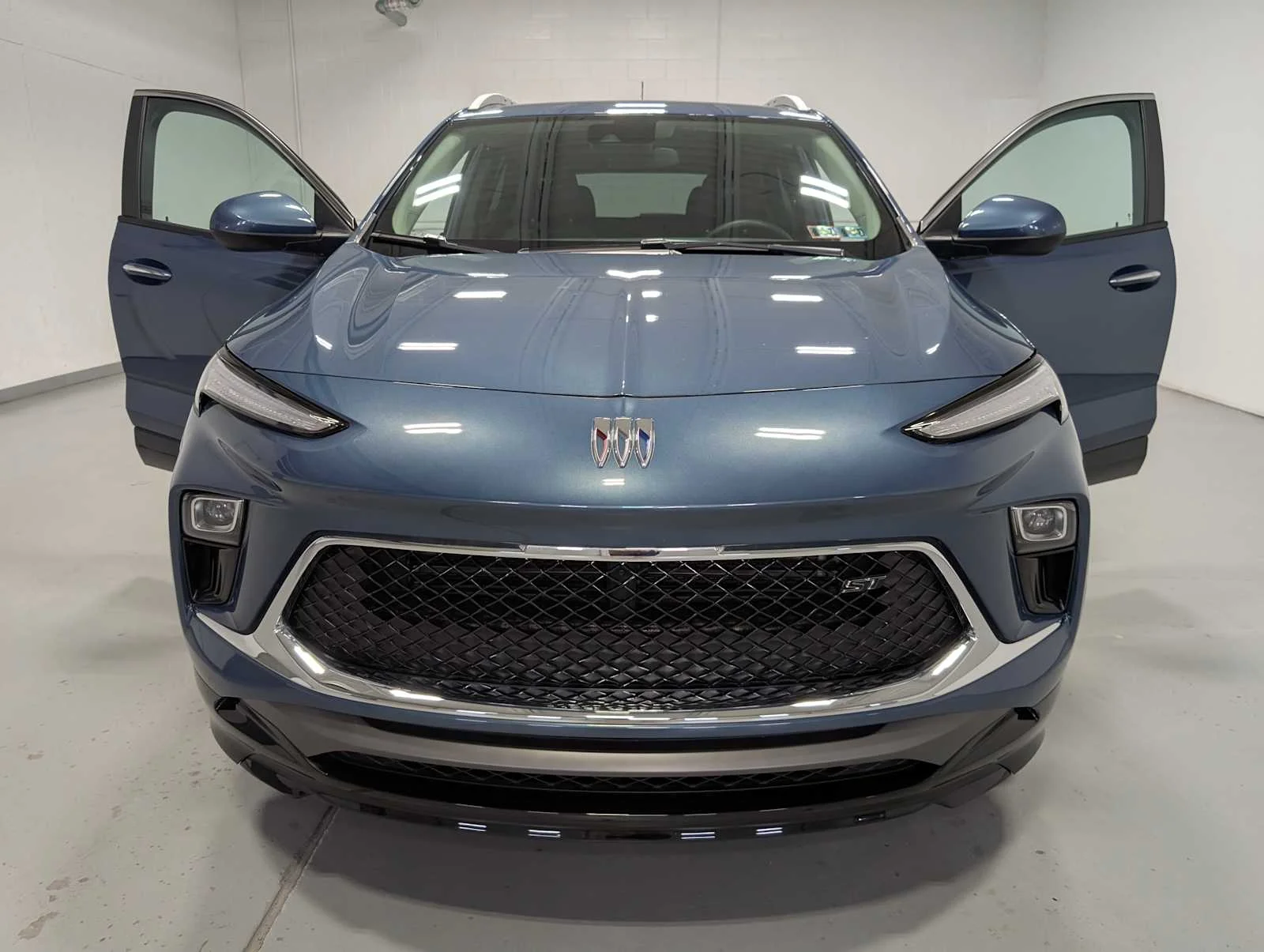 Used 2024 BLUE Buick Sport Touring image 16