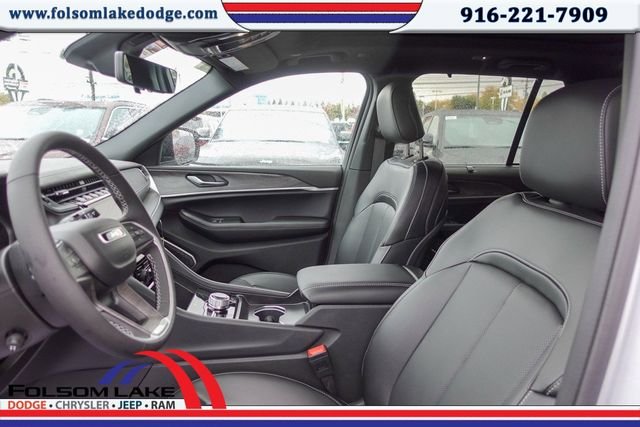 New 2024 Silver Zynith Exterior Paint Jeep 4xe image 11