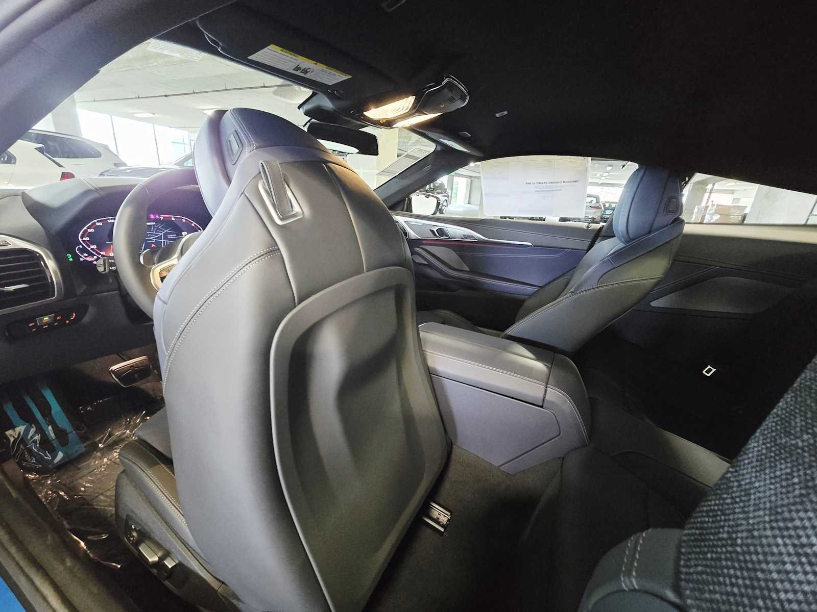 2026 BMW 8 Series M850i - Photo 28