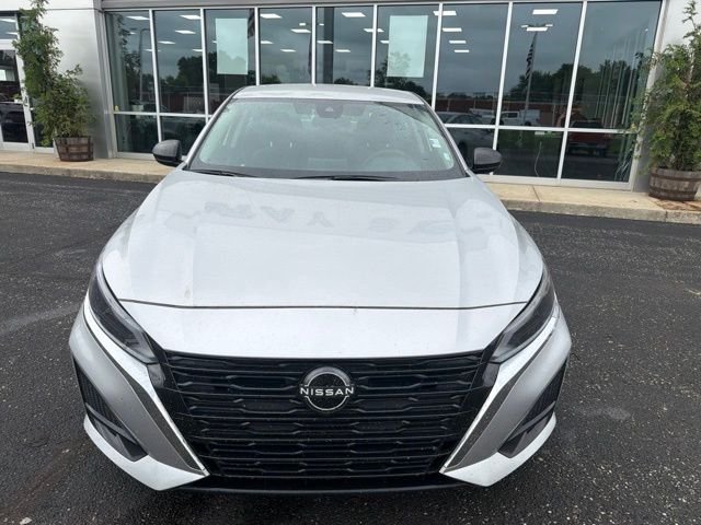Used 2024 Brilliant Silver Metallic Nissan 2.5 SV image 9