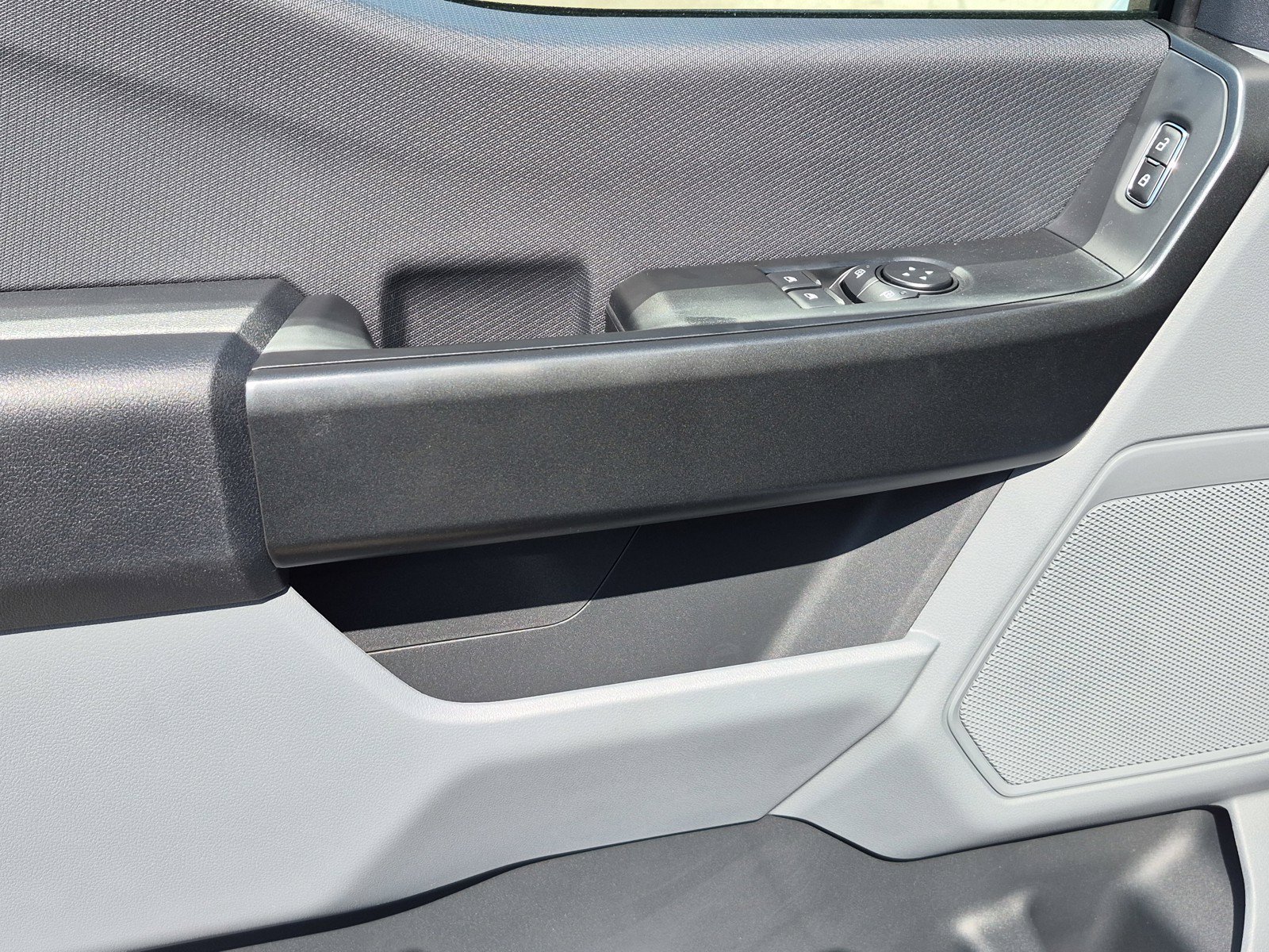New 2026 Oxford White Ford XL image 15