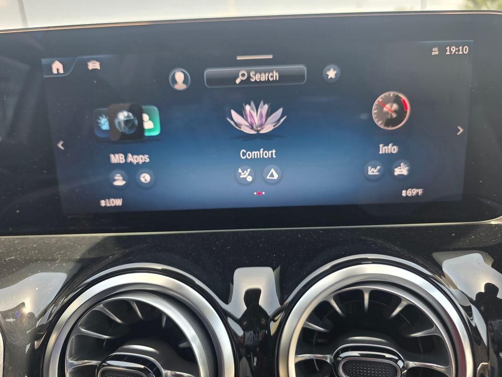 New 2026 Polar White Mercedes-Benz GLA 250 image 25