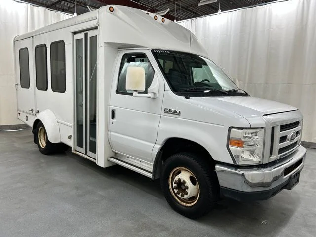 2016 Ford E-Series Cutaway Base
