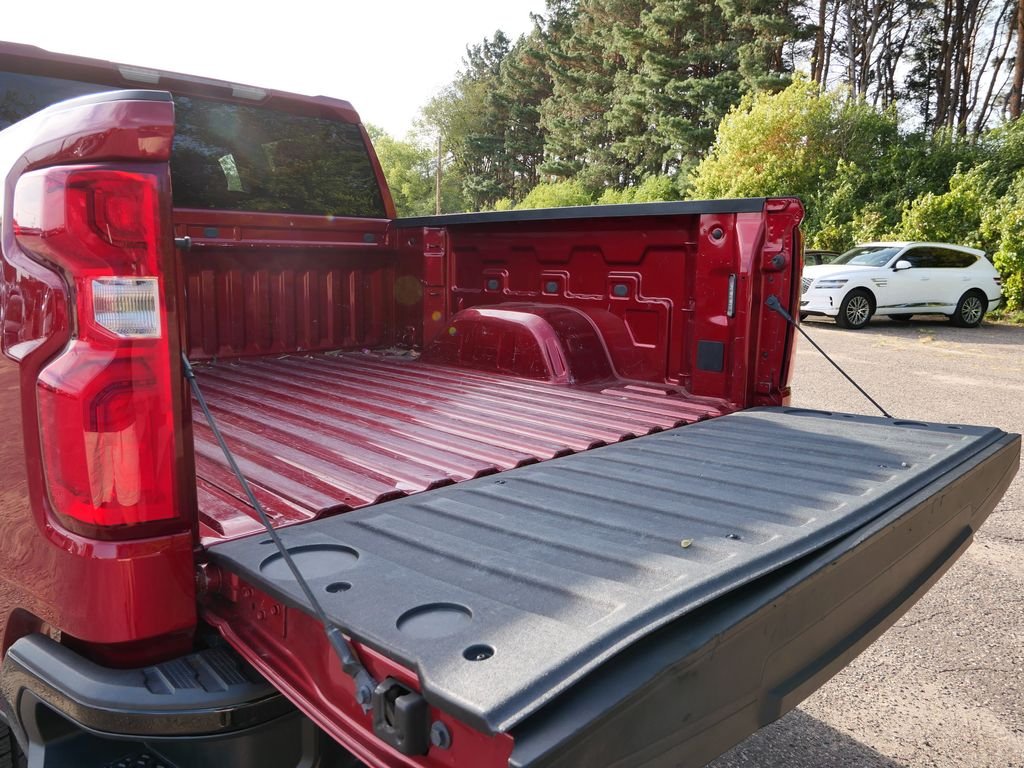 Used 2021 Red Chevrolet Custom Trail Boss image 9