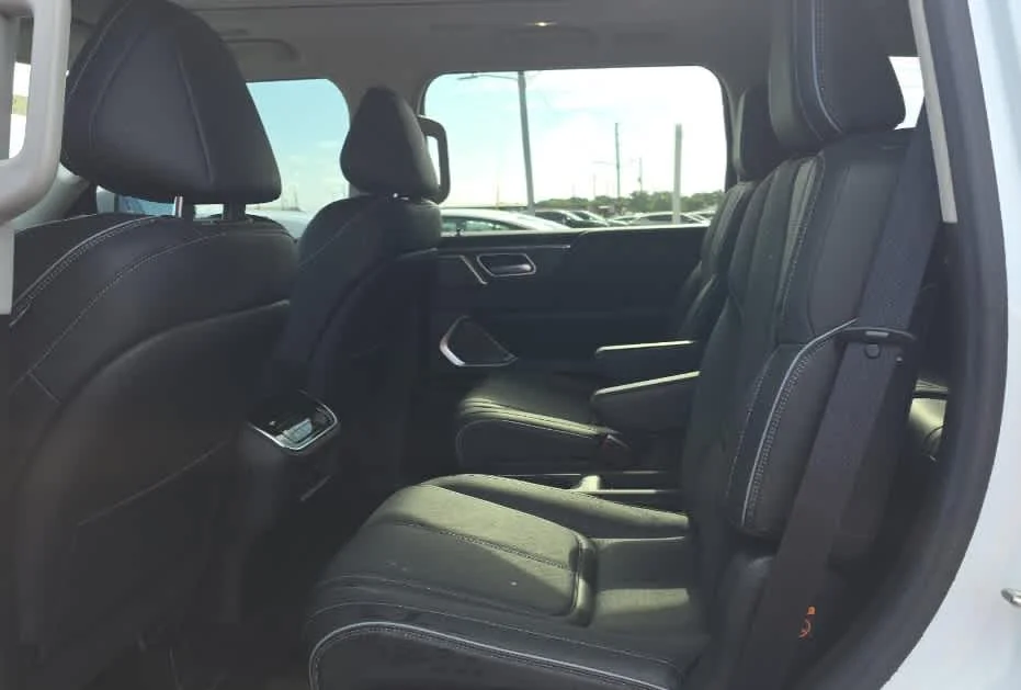 Certified Used 2025 Radiant White INFINITI SENSORY image 12