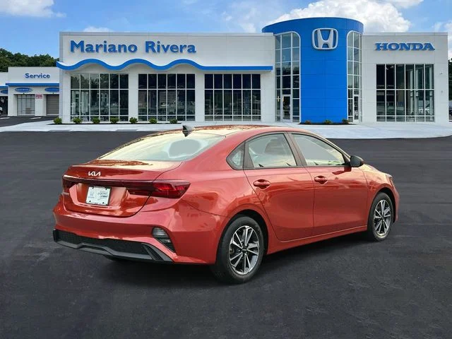 Used 2023 Fire Kia LXS image 6