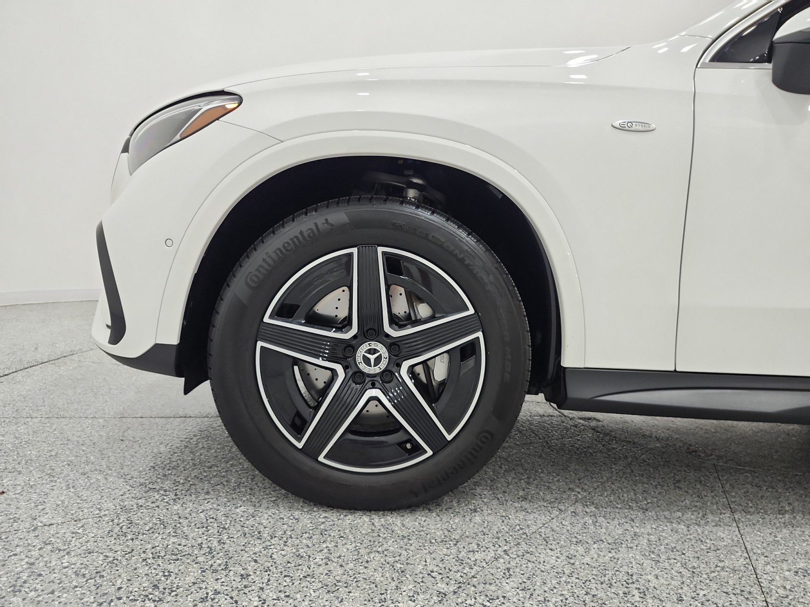 Used 2025 Polar White Mercedes-Benz GLC 350e 4MATIC® SUV image 17