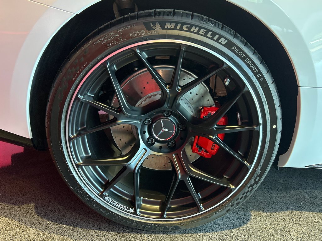 New 2027 MANUFAKTUR Moonlight White Metallic Mercedes-Benz AMG® CLE 53 4MATIC+ Cabriolet image 28