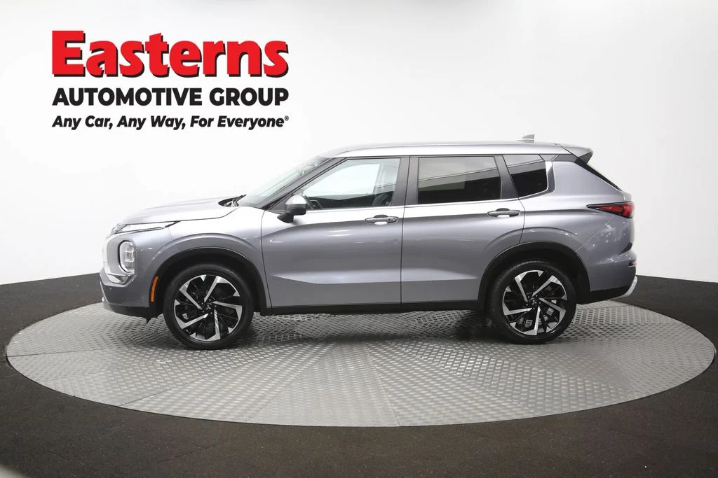 Used 2024 Gray Mitsubishi SE image 58