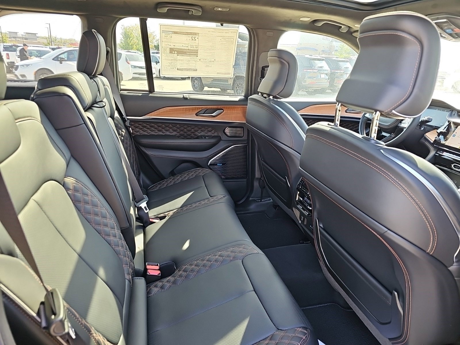 New 2026 Diamond Black Crystal Pearlcoat Jeep Summit image 13
