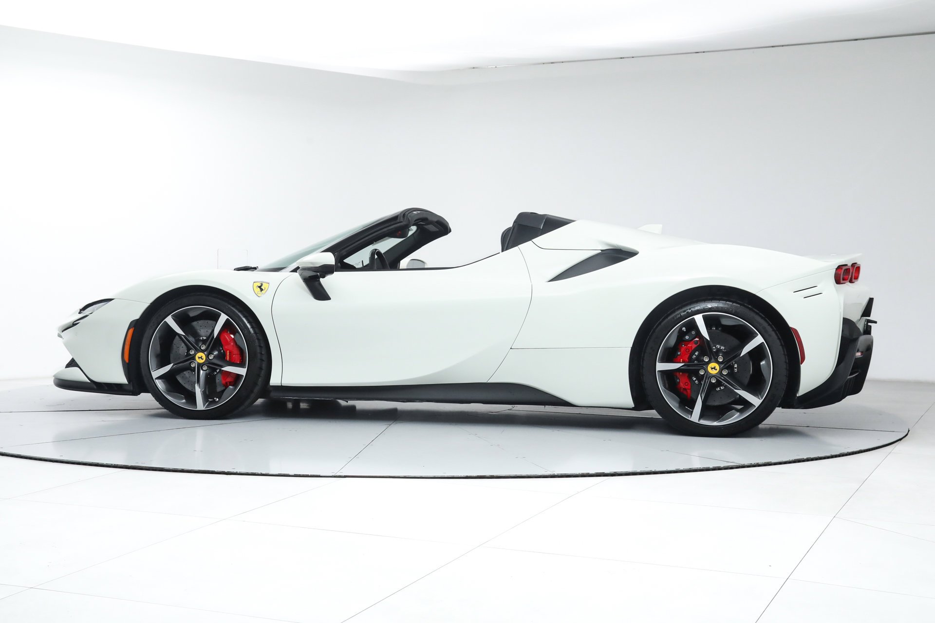 Certified Used 2025 White Ferrari  image 4