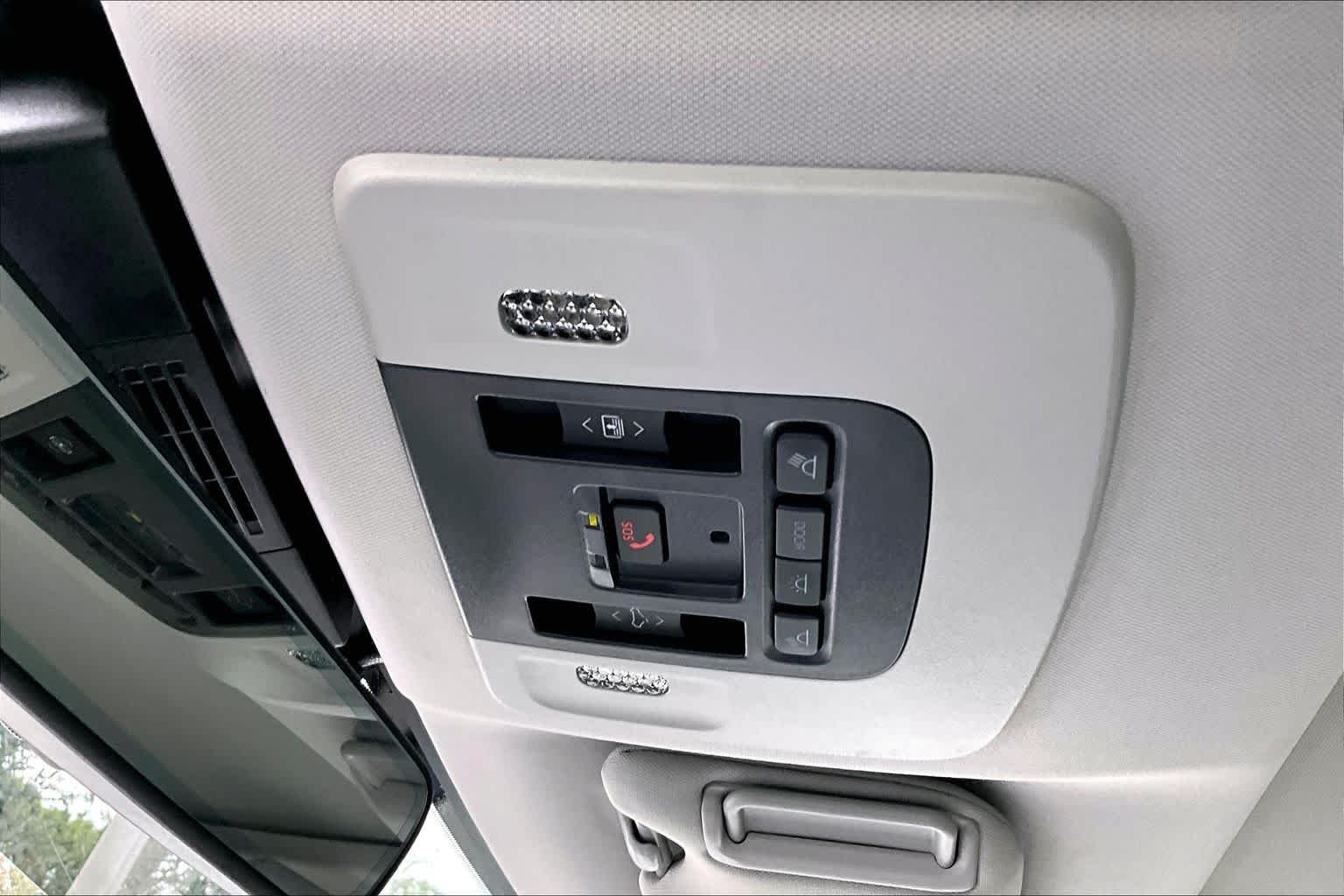 Used 2025 Heavy Metal Toyota XLE image 32