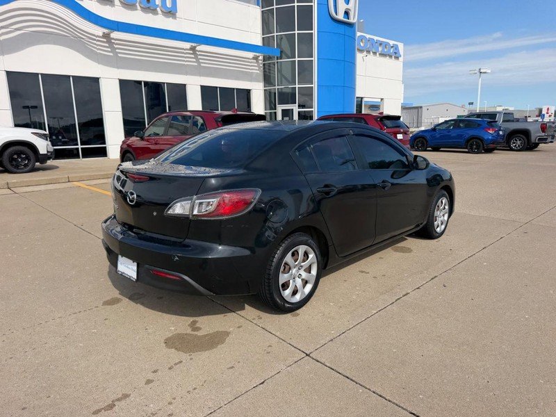 Used 2011 Mazda MAZDA3 i Sport with VIN JM1BL1UF2B1382291 for sale in Cape Girardeau, MO