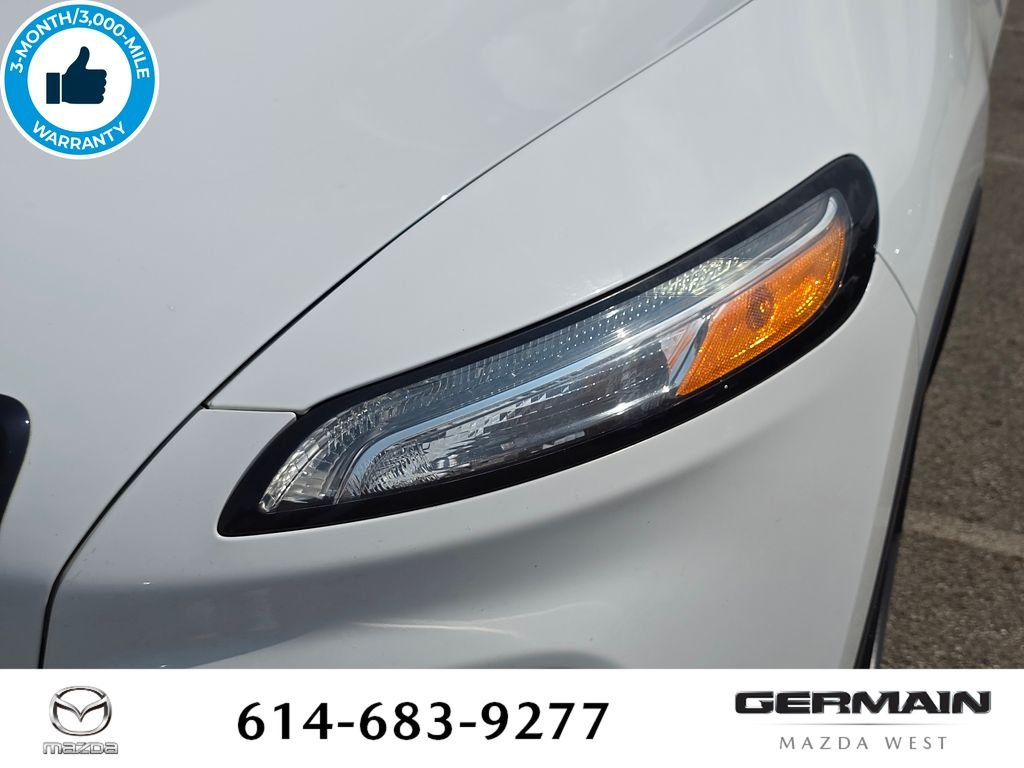 Used 2016 White Jeep Latitude image 16
