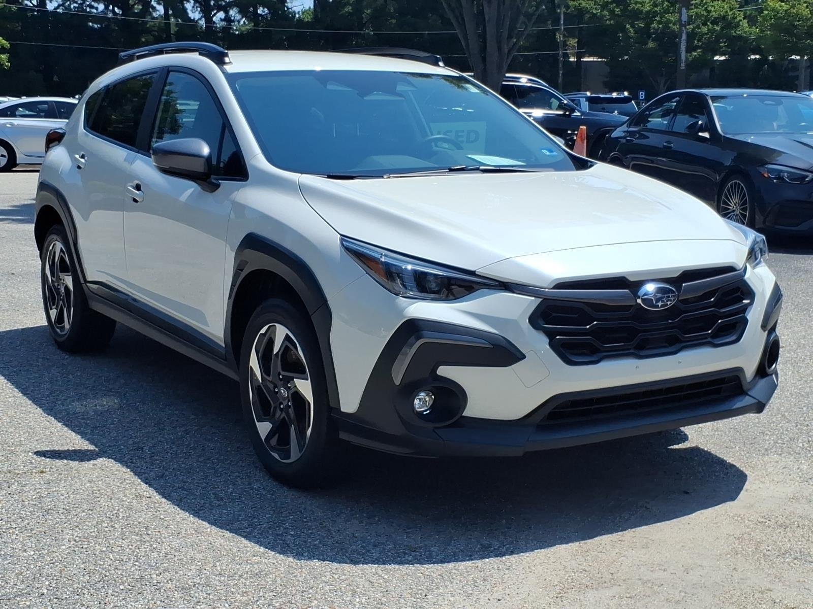 Used 2025 Crystal White Pearl Subaru Limited image 5