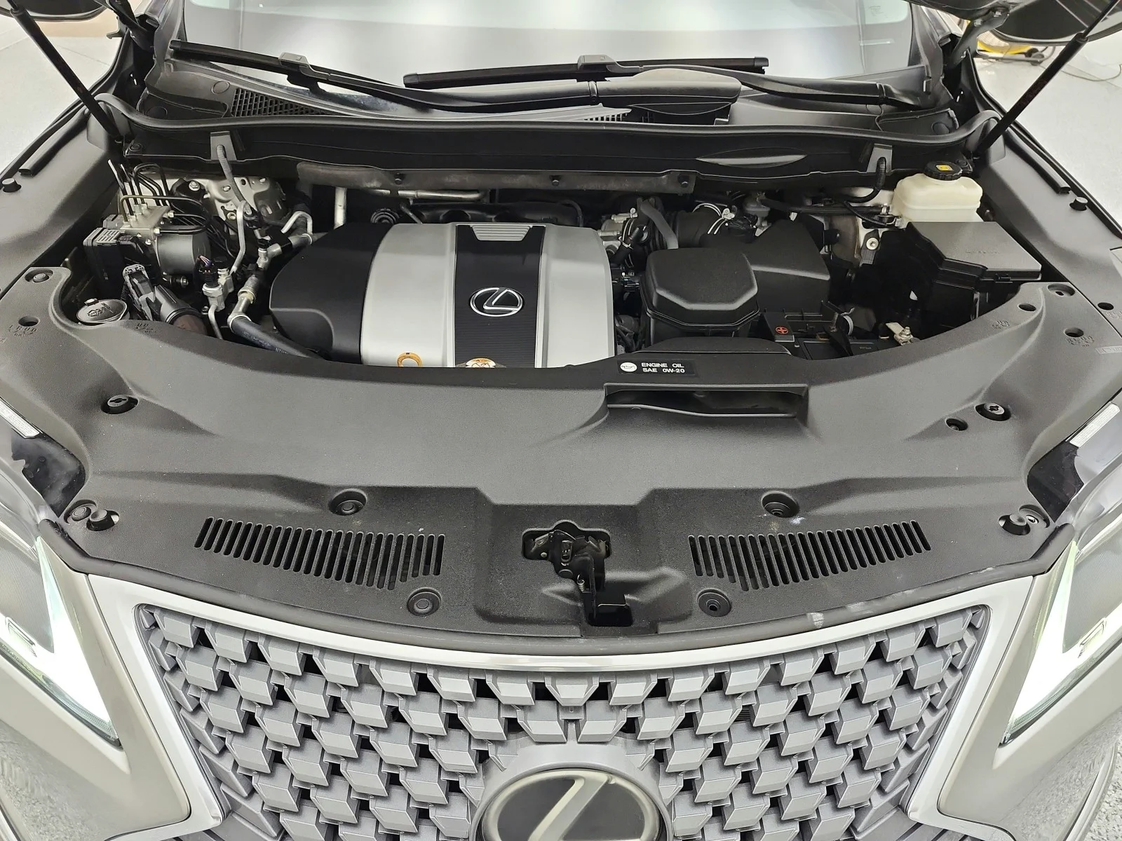 Used 2020 Atomic Silver Lexus RX 350 FWD image 16