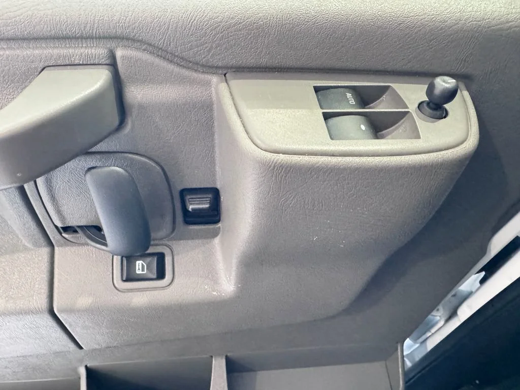 2025 Chevrolet Express Passenger LT - Photo 20
