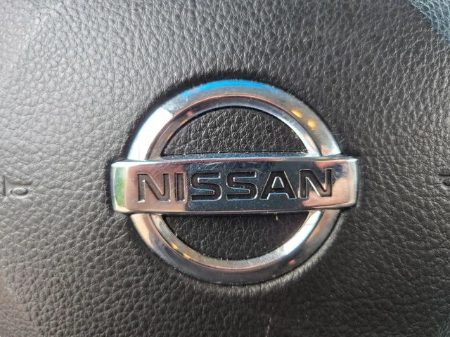 Used 2009 White Nissan 2.5 S image 31