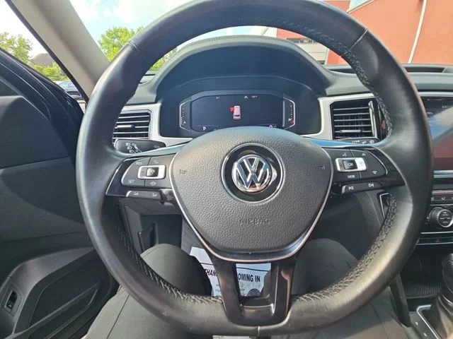 Used 2019 Black Volkswagen SEL image 35