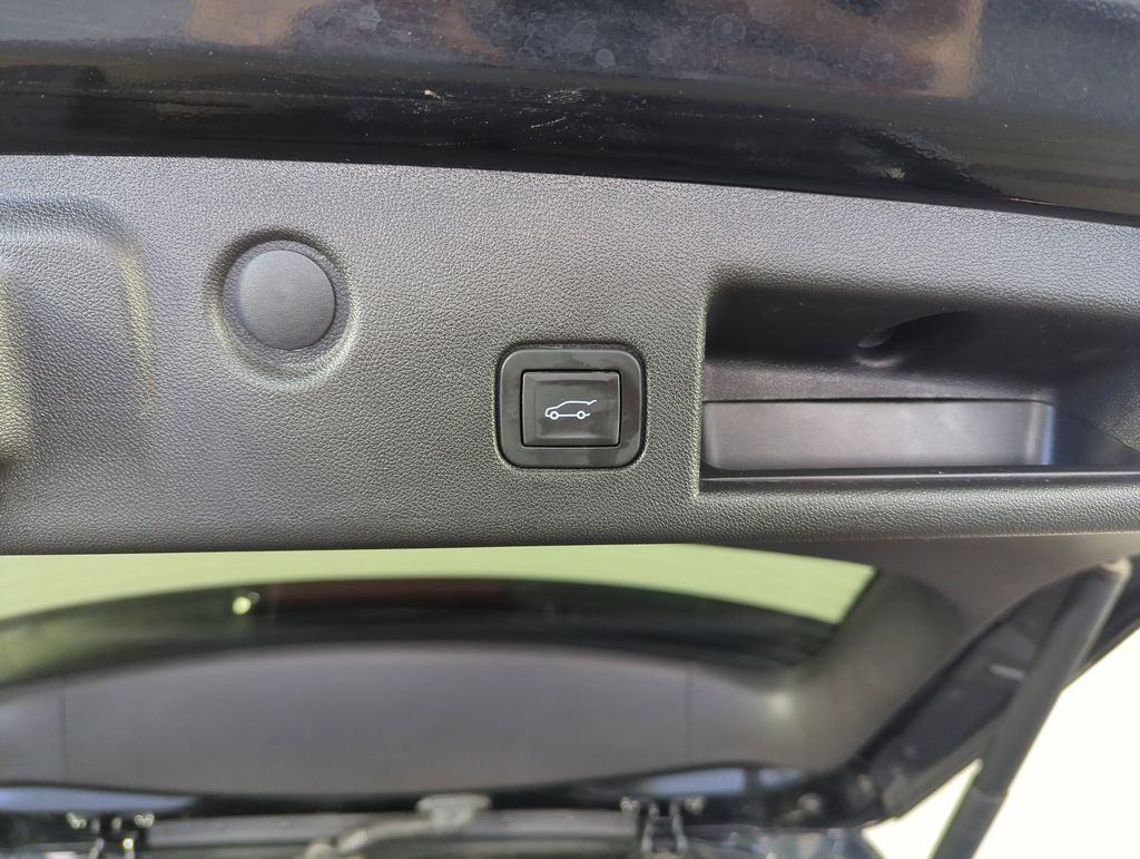 Used 2019 Black Chevrolet Premier image 30