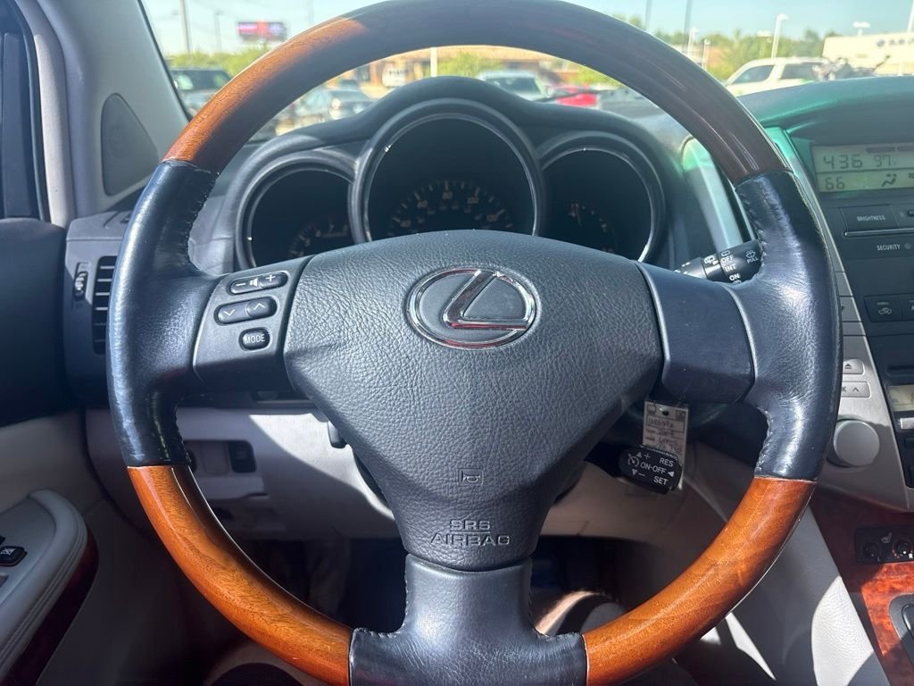 Used 2004 Blue Lexus 330 image 15