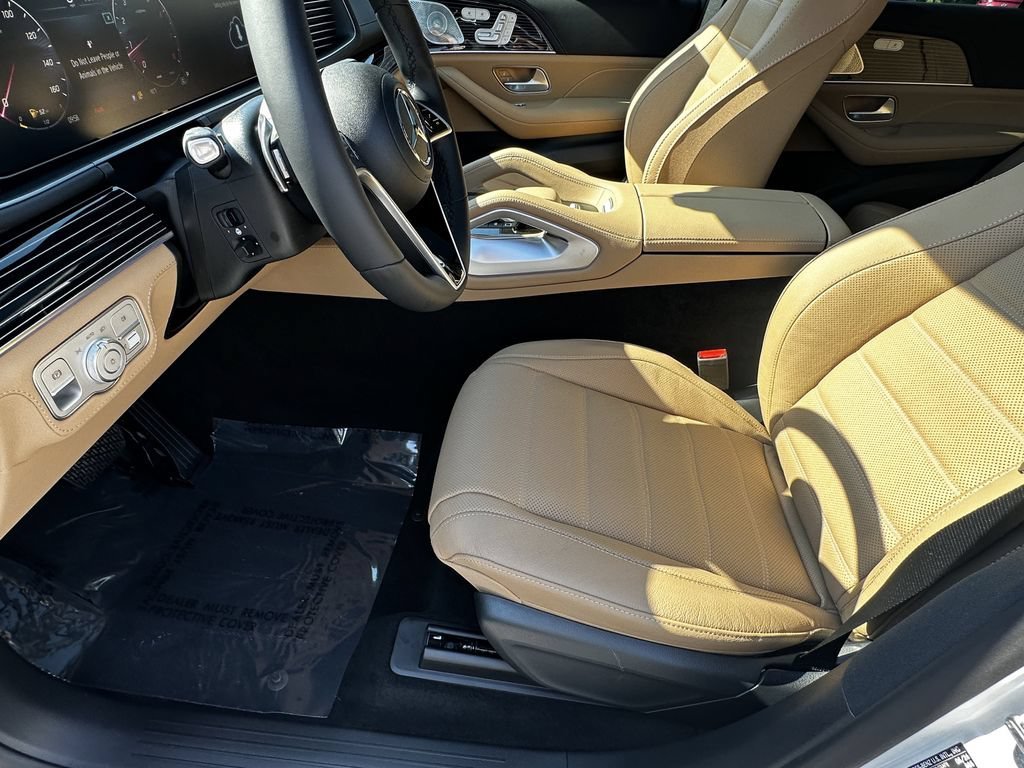 New 2026 MANUFAKTUR Moonlight White Metallic Mercedes-Benz GLE 450 image 10