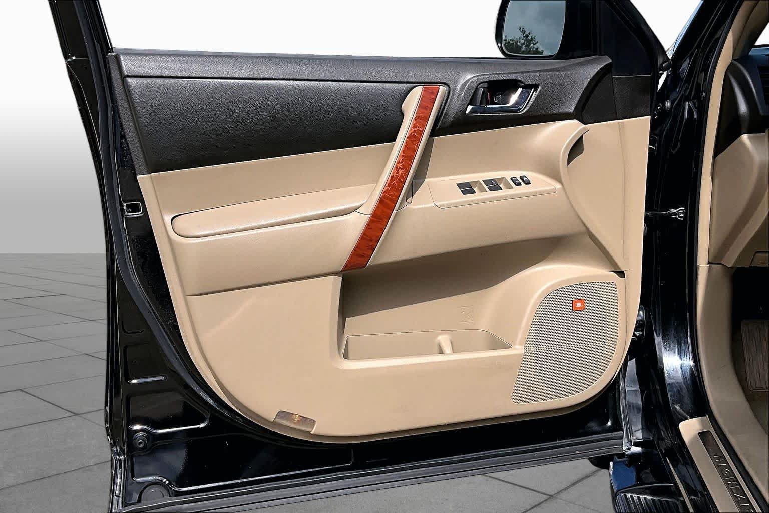 Used 2010 Black Toyota Limited image 16
