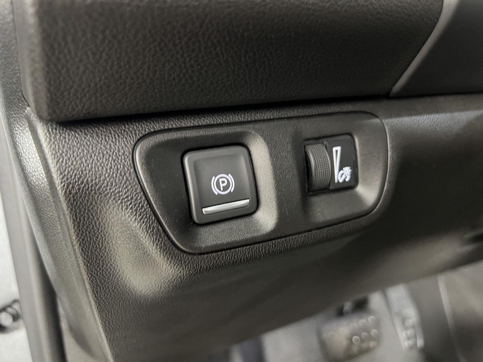 Used 2023 Sterling Metallic GMC SLT image 40