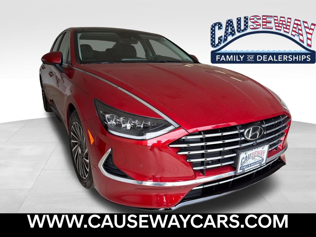 Used 2023 Red Hyundai Limited image 1