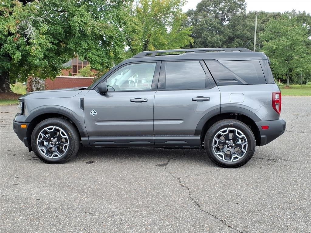 New 2025 Carbonized Gray Metallic Ford Outer Banks® image 17