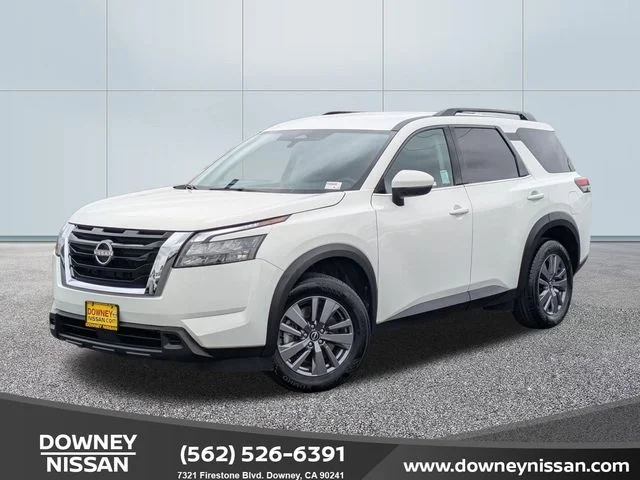 2025 Nissan Pathfinder SV 4WD's photo