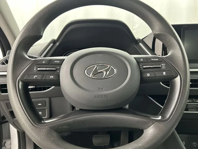 Used 2021 Gray Hyundai SE image 8