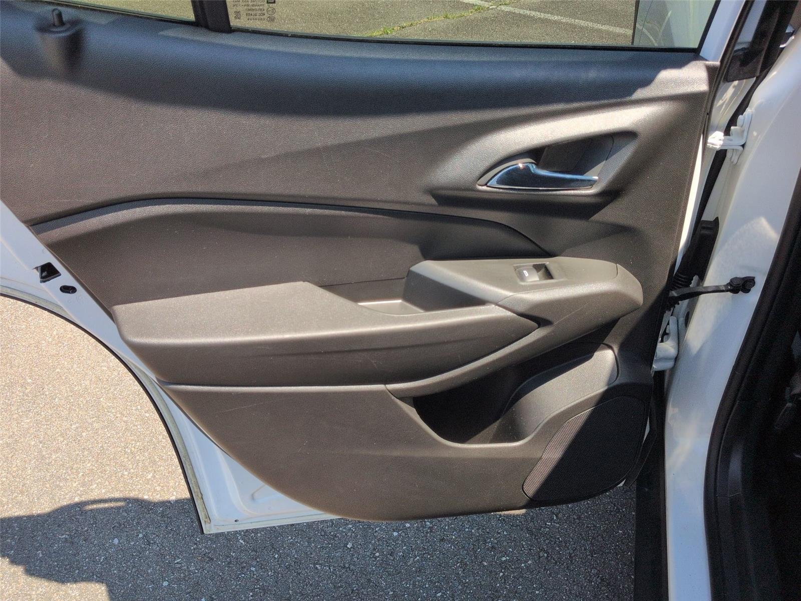 Used 2025  CHEVROLET 1LT image 30