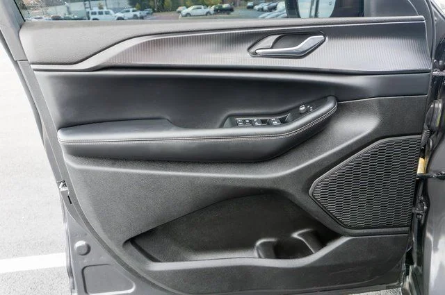Used 2025 Gray Jeep Altitude X image 16