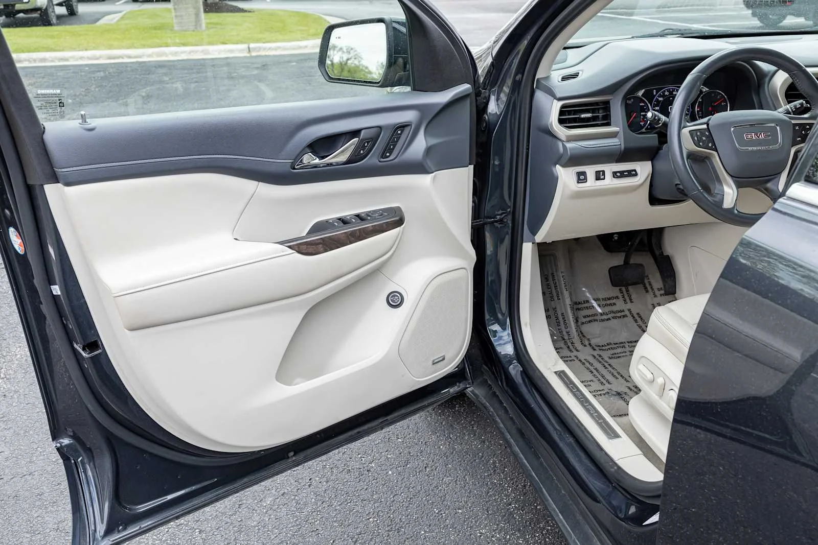 2022 GMC Acadia Denali - Photo 12